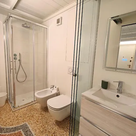 Zenale Apt-2